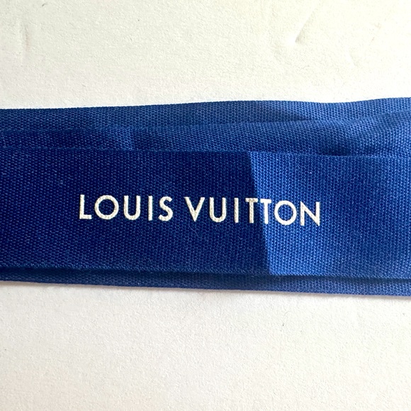 Louis Vuitton Royal Blue Ribbon - Picture 2 of 2